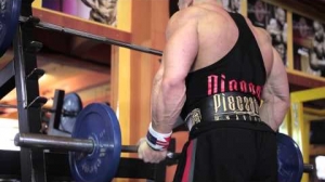 Wojciech Pieczaba mięśnie naramienne i bicepsy